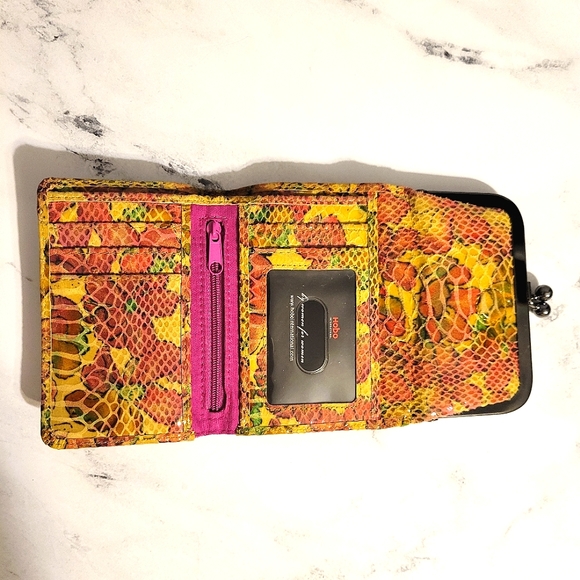 Vintage HOBO Int'l 'Robin' Embossed Autumn Pattern Leather Wallet w/Kisslock - Picture 7 of 11